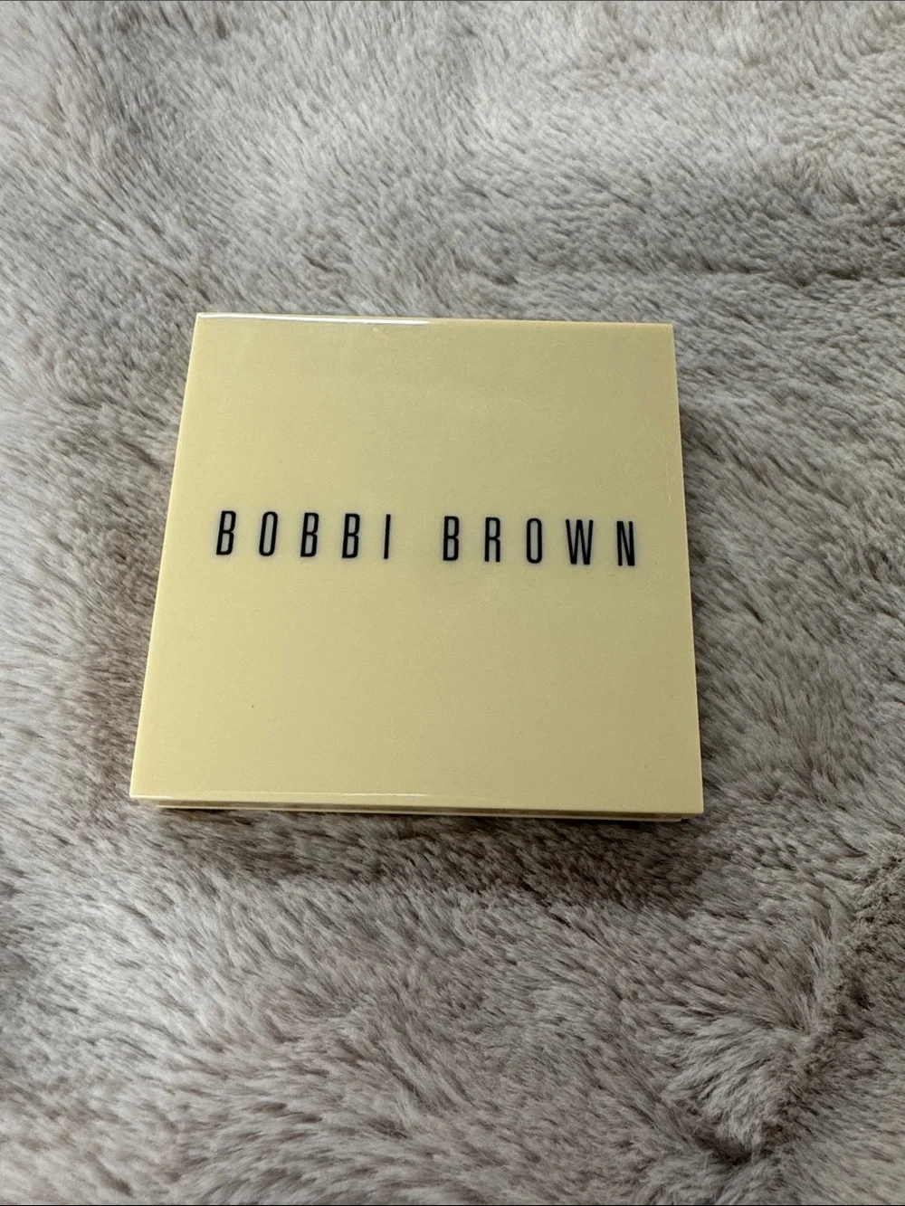 Bobbi Brown nude finish illuminating powder in Rich